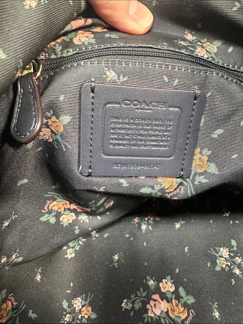 Coach Totes -2 - Picture 11 of 12